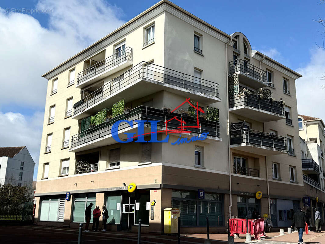 Appartement à SAVIGNY-LE-TEMPLE