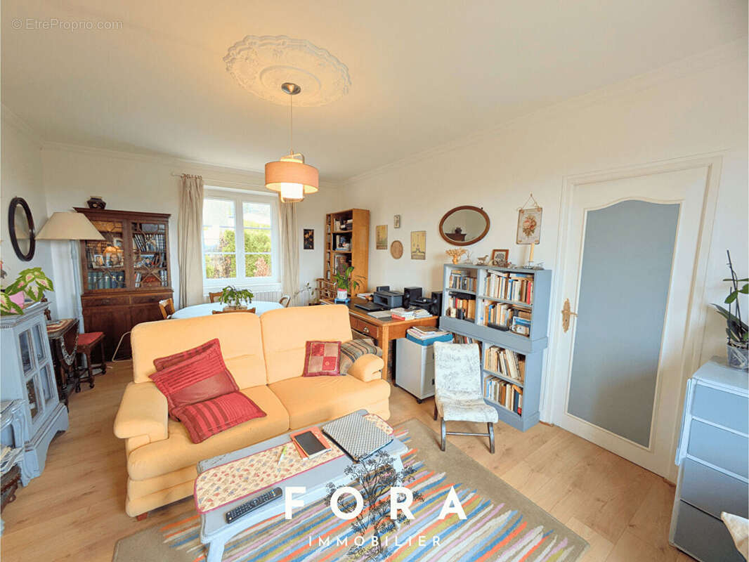 Maison à SAINT-CLAIR-DE-HALOUZE