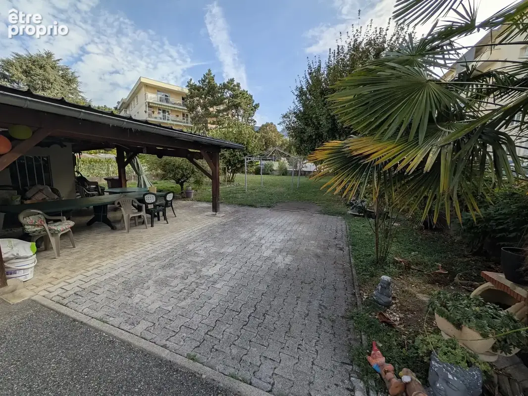 BASSENS - Maison familiale de 111m2 sur grand terrain constructible de 1039m2 - photo 11