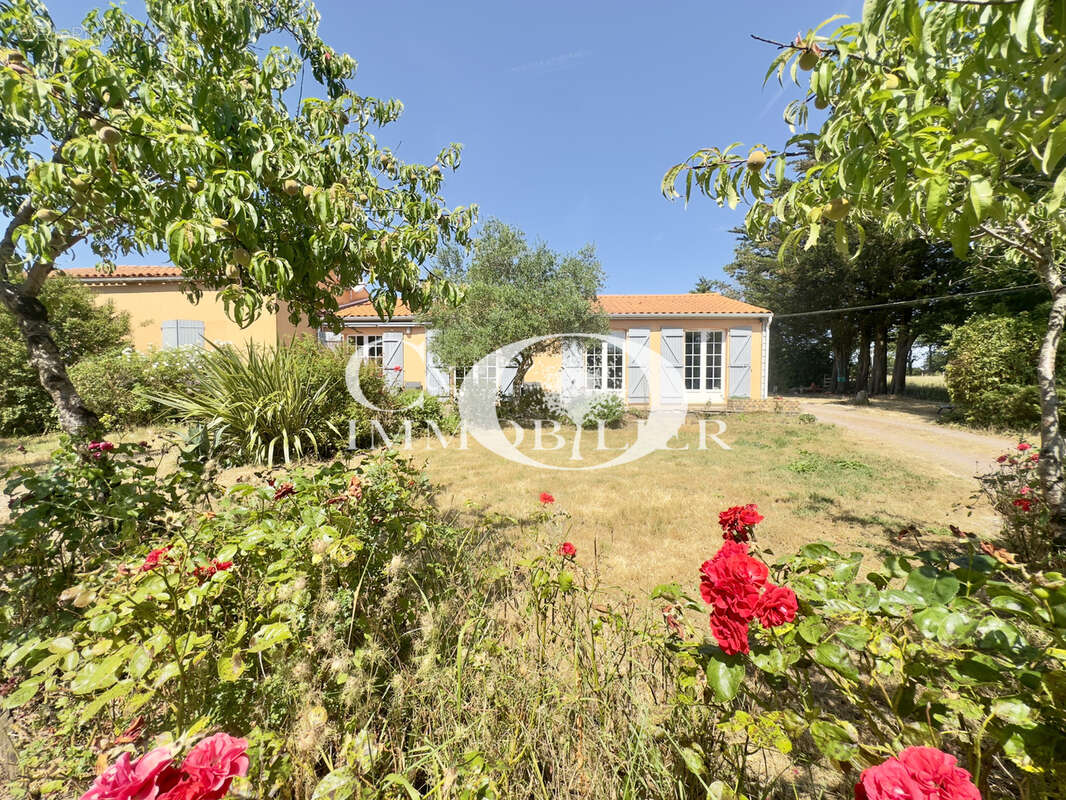 Maison à LEGE