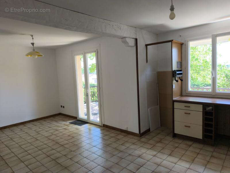 Villa sur sous sol avec 2 terrasses et jardin burlats - photo 5