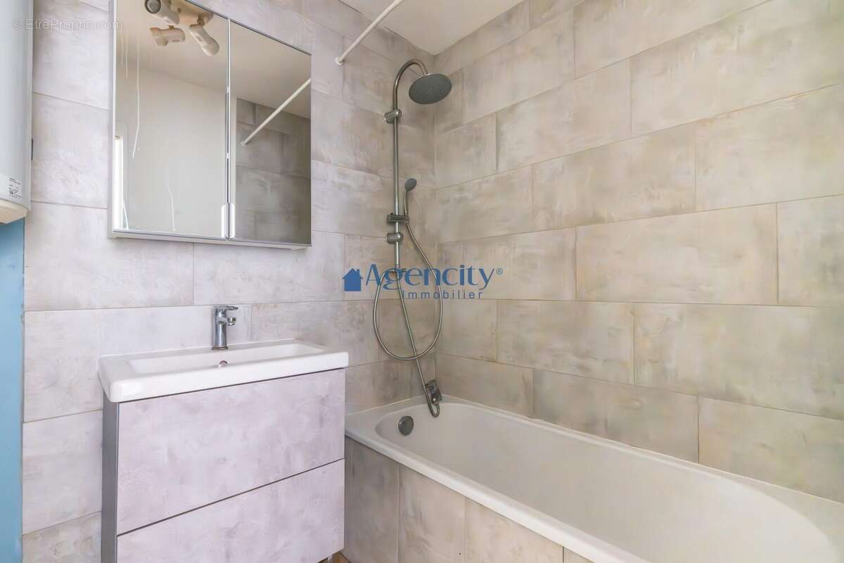 Appartement à BRIE-COMTE-ROBERT