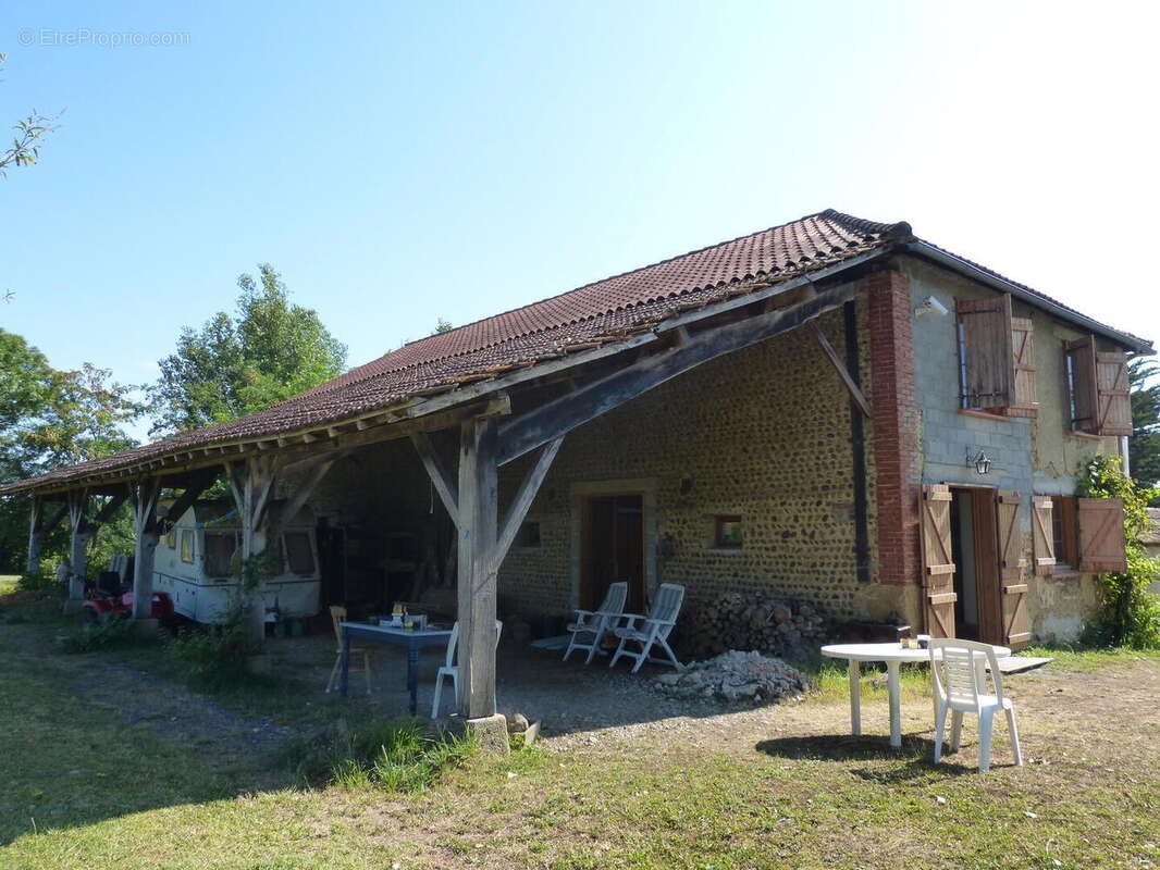 À vendre, dans le Gers proche de Trie-sur-Baise: maison gasconne 4 chambres avec gîte 3 chambres, piscine et jardin de 6 904 m². - photo 19
