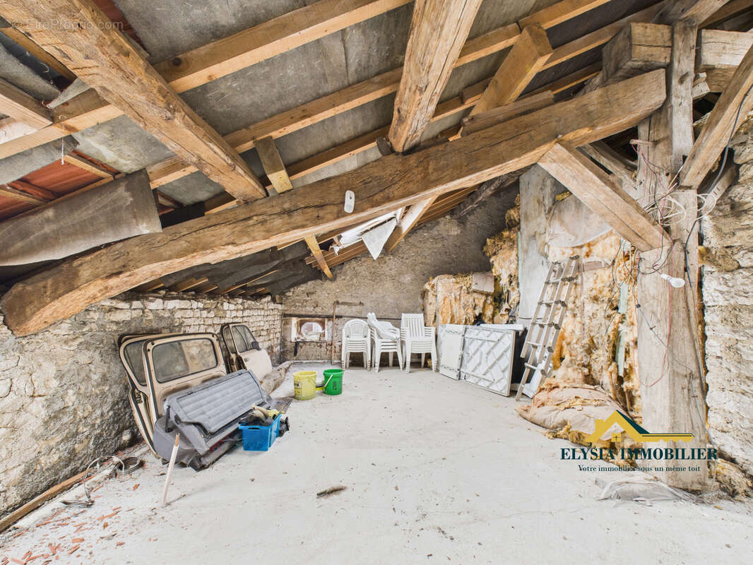 Maison à NEUVILLE-LES-VAUCOULEURS