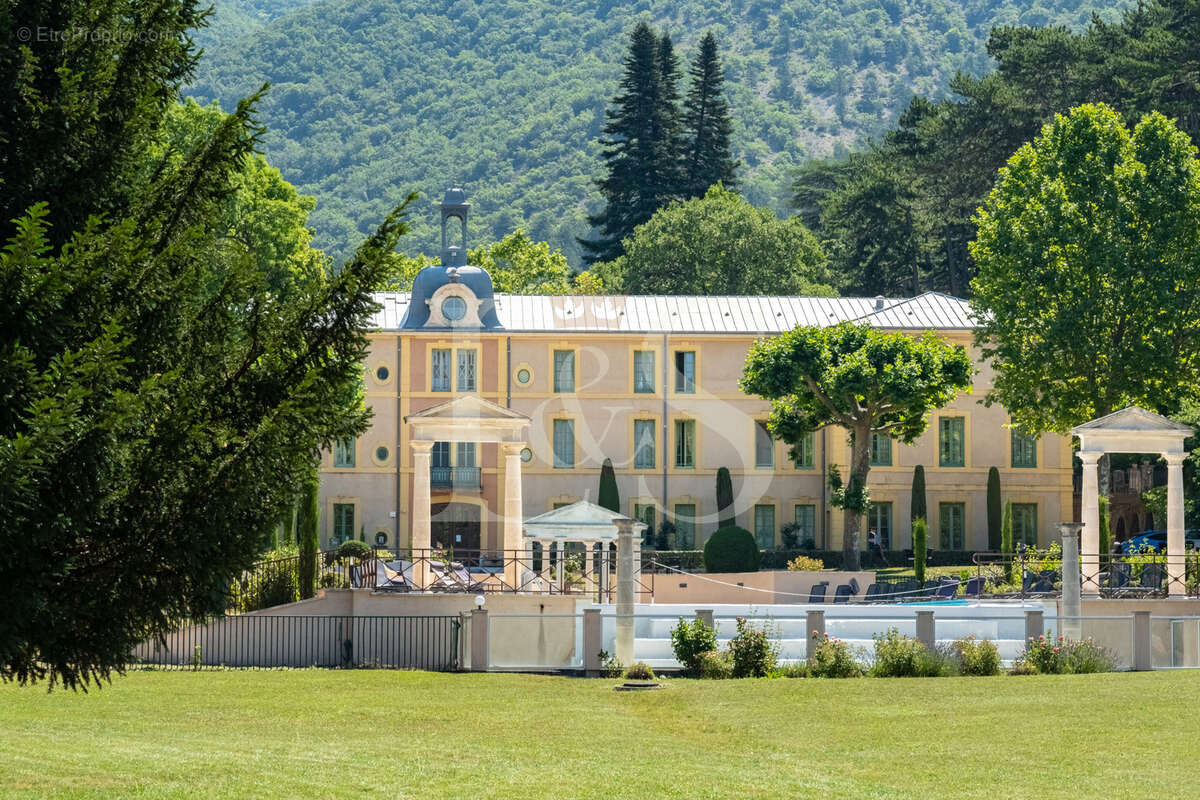 Appartement à MONTBRUN-LES-BAINS