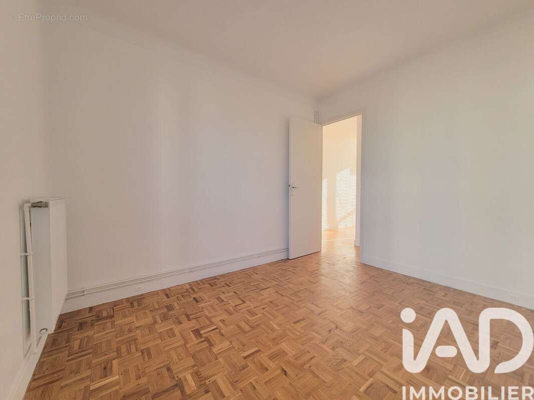 Photo 3 - Appartement à CHOISY-LE-ROI