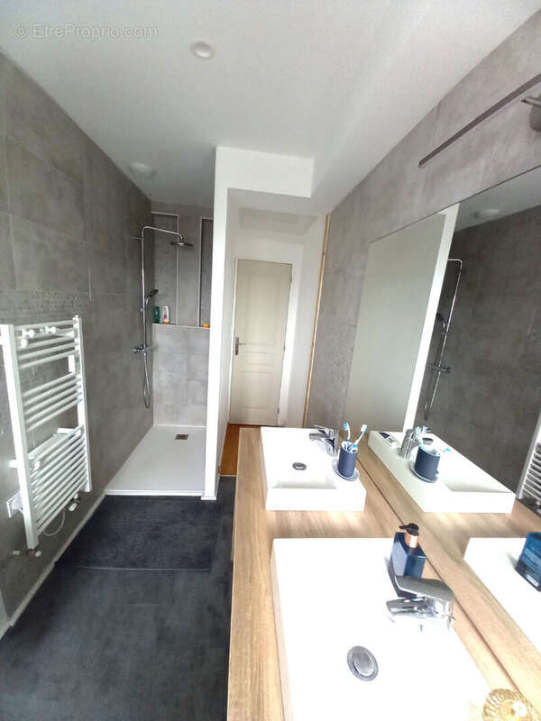 Appartement à FOUGERES