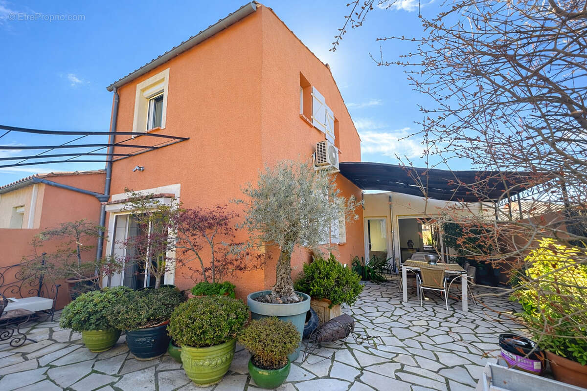 Maison à CARNOULES