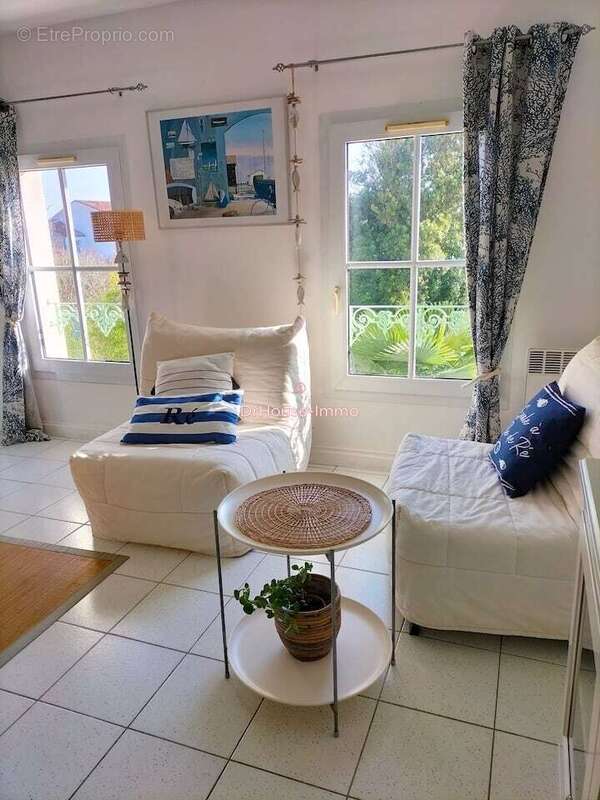 Appartement à SAINT-MARTIN-DE-RE