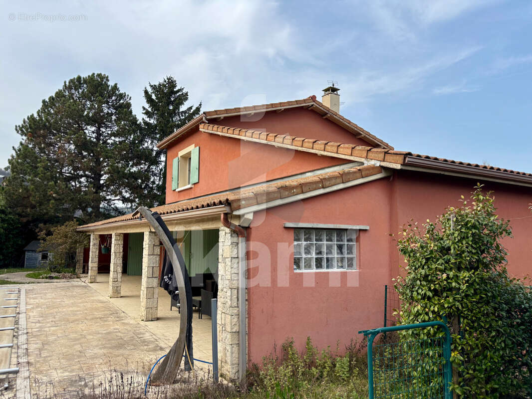 Maison à SAINT-BARTHELEMY-DE-VALS