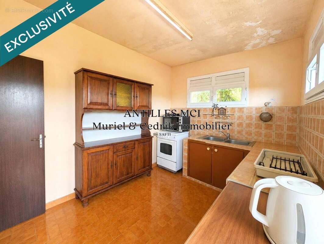 Maison 169 m² à Le Lamentin  - photo 3