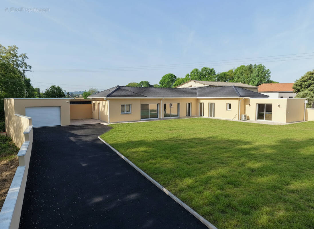 Photo 1 - Maison à MAZEROLLES