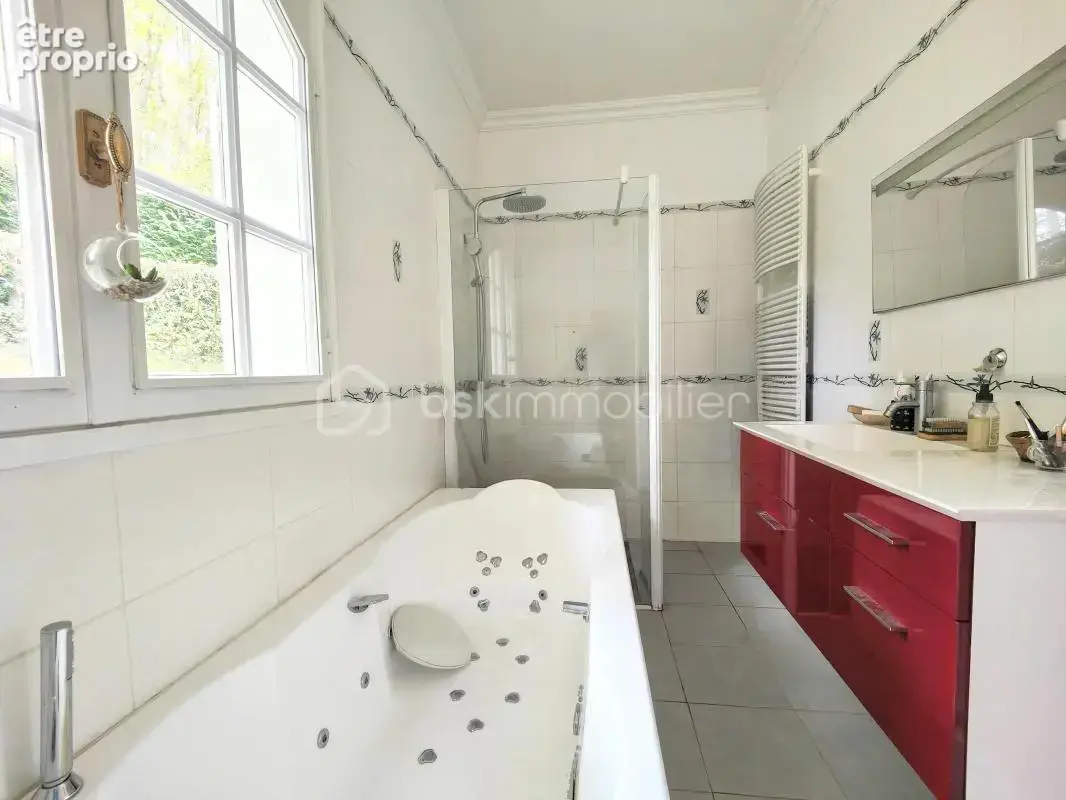 Maison familiale 5 ch av sous-sol, jardin clos arboré et parking - photo 16