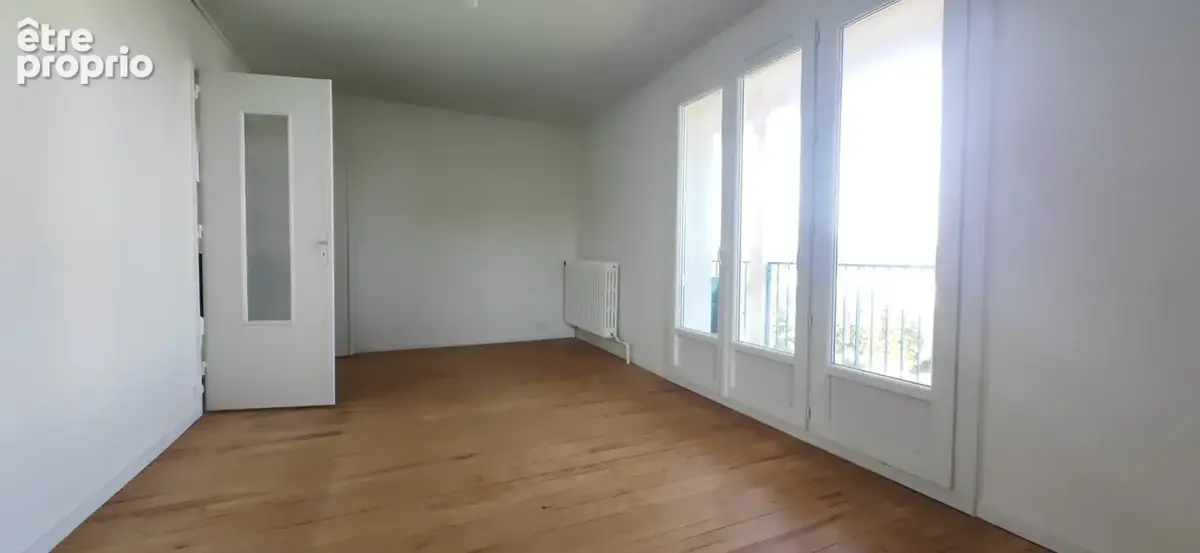 T3 entierement renové au 7ème avec balcon et garage - photo 6