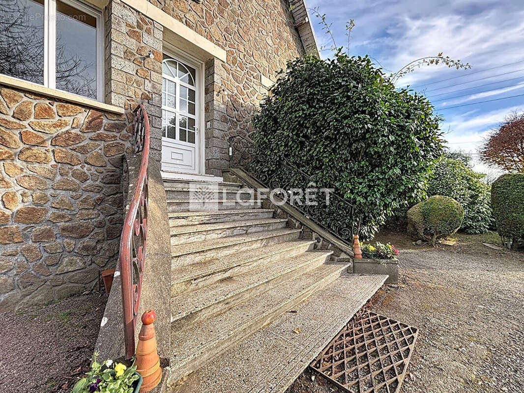 Maison à SAINT-GEORGES-DES-GROSEILLERS