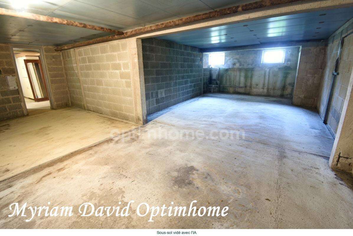 Maison familiale à rénover avec vue sur le lac de Glomel – 5 chambres – 2 000 m² de terrain - photo 16