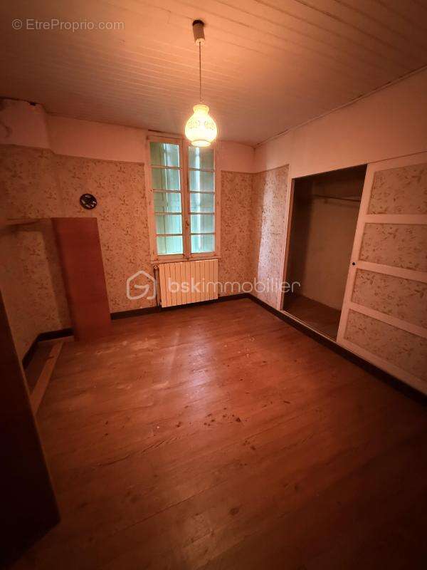 Maison de 172 m² - dépendances - 4172 m² de terrain - photo 6