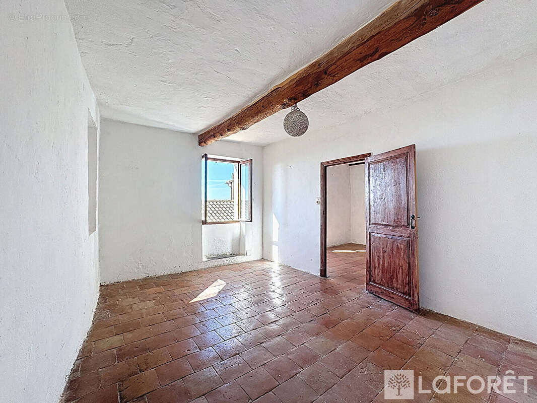Roquebrune Cap Martin- 2  pièces 45m² avec beau potentiel - photo 3