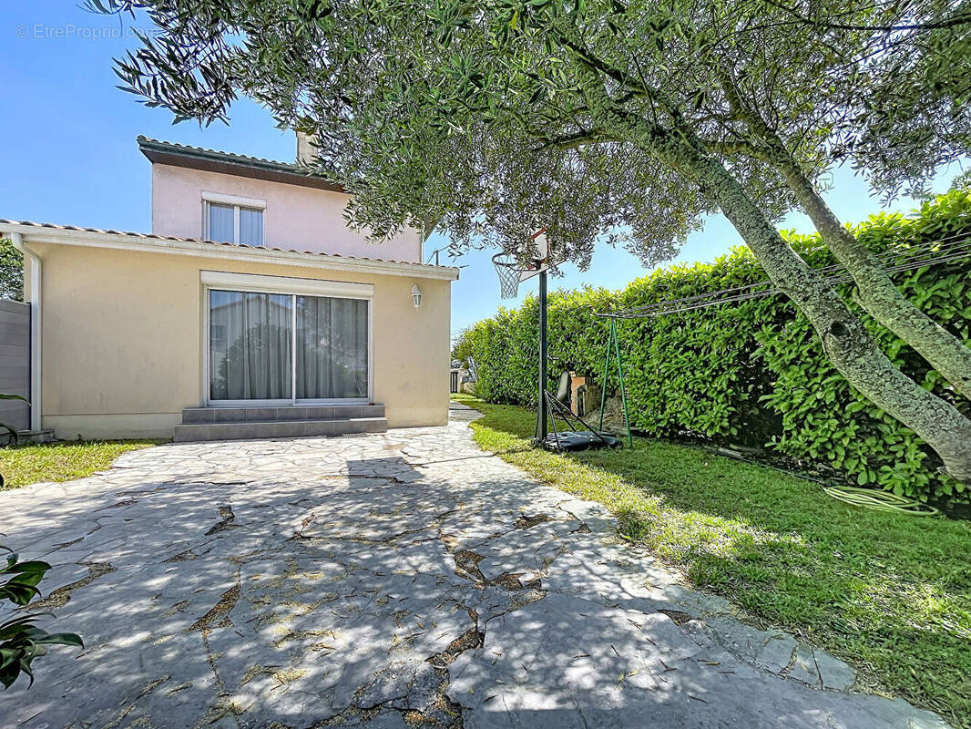 Maison à VILLENAVE-D'ORNON
