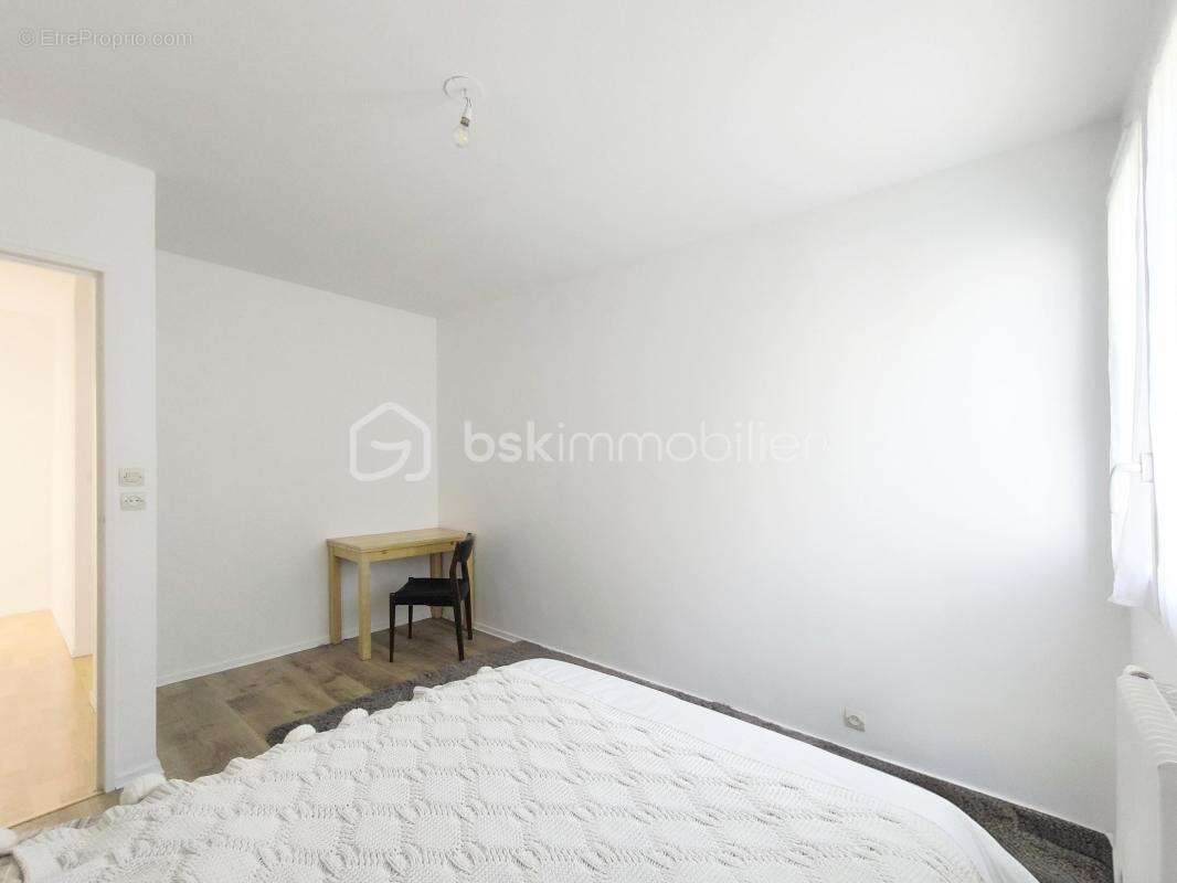 Appartement T5 - 92m2 - 3 chambres - A 10min à pied du port - photo 14