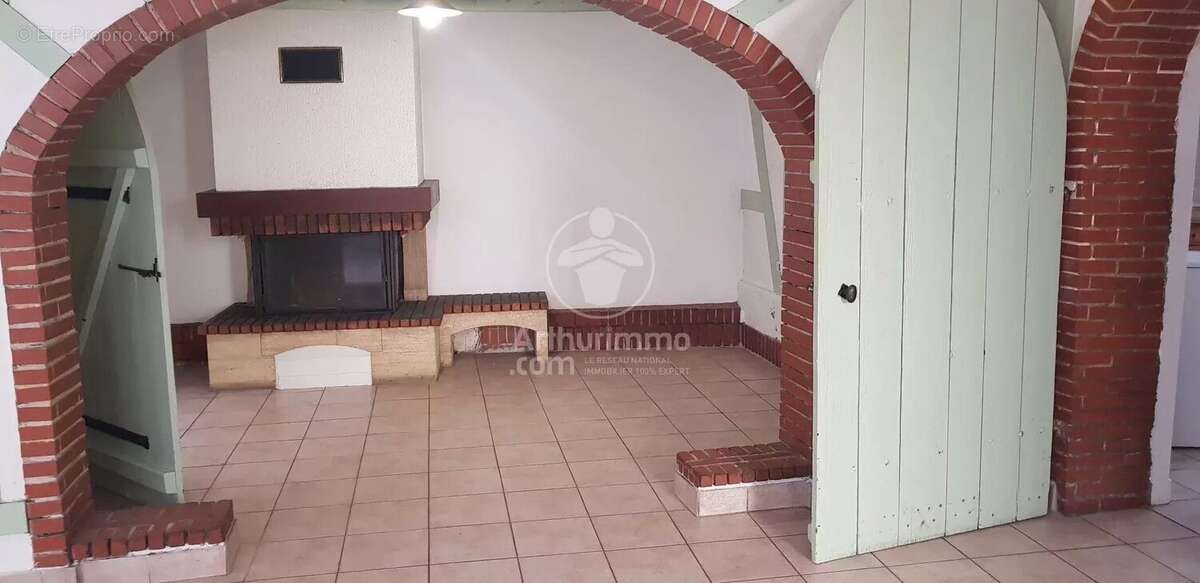 Commerce à DEVILLE-LES-ROUEN