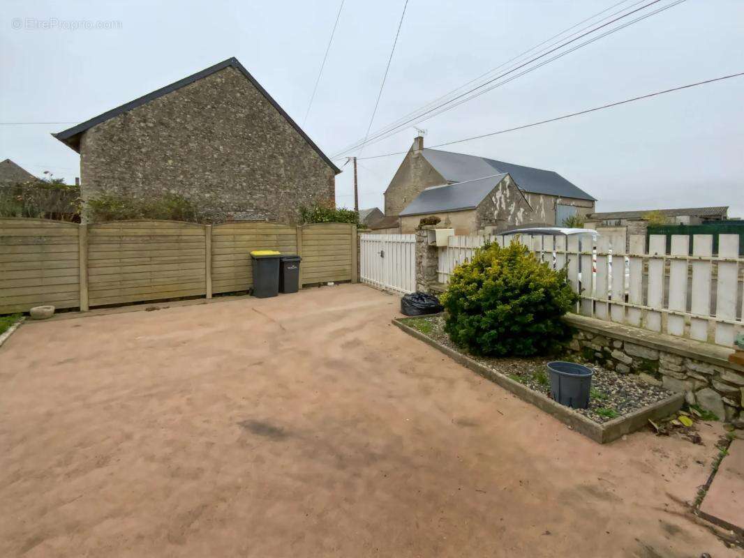 Maison à SAINT-CLOUD-EN-DUNOIS