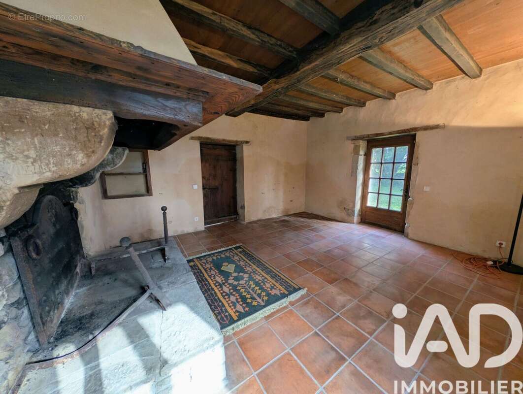 Maison 350 m² à Saint-Etienne-D'orthe  - photo 8