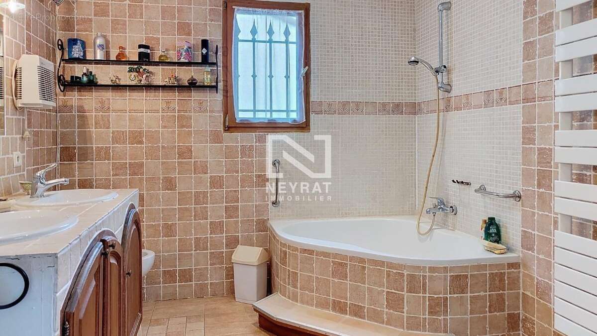 Maison à MONTAUROUX