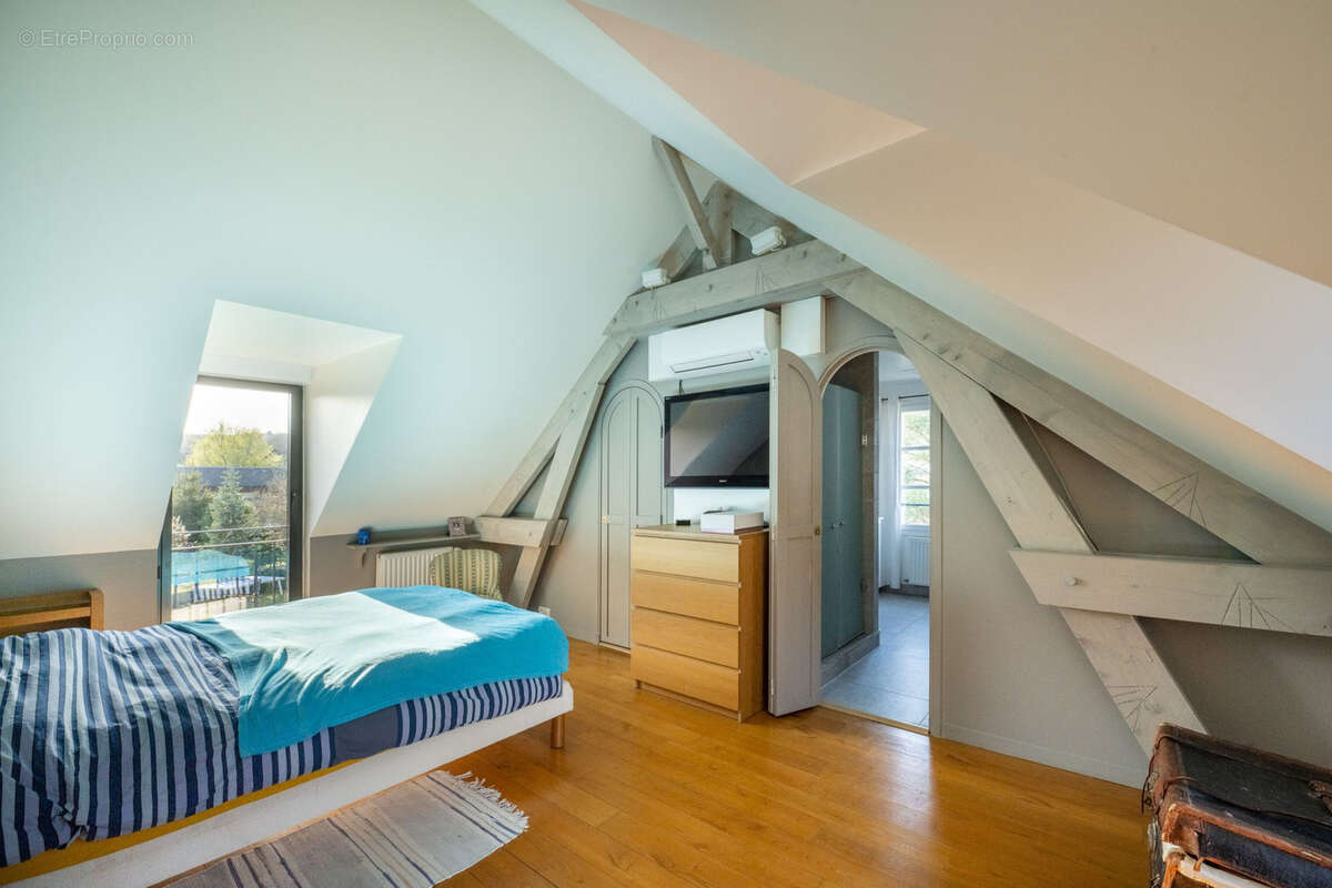 Maison à MORAINVILLIERS
