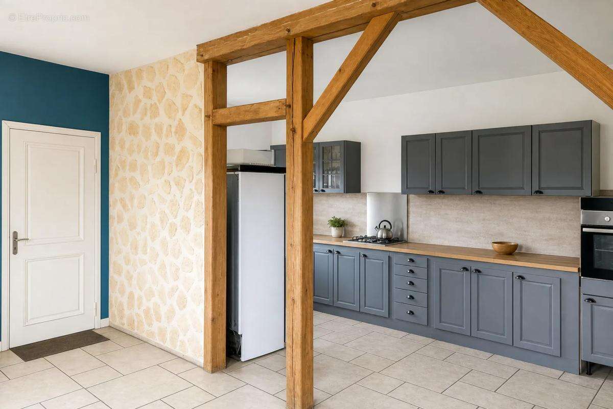 Maison à THIERS-SUR-THEVE
