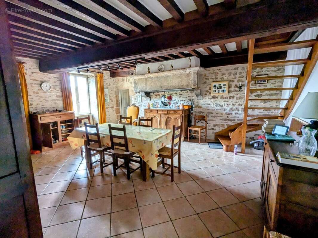 Maison à BERZE-LA-VILLE