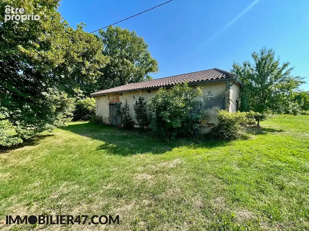 Maison en pierre avec dependances - photo 13