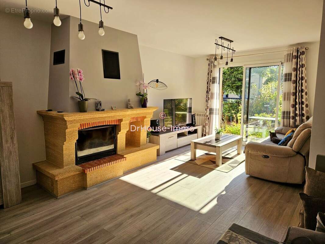 Maison à SAINT-MAUR-DES-FOSSES