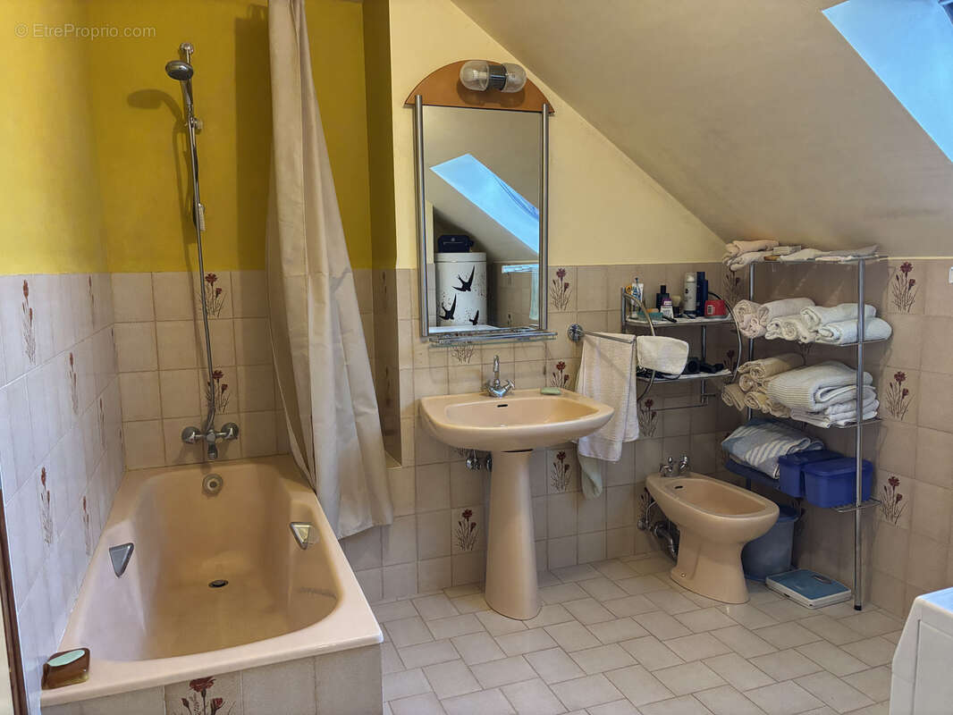 Maison à VICQ-EXEMPLET