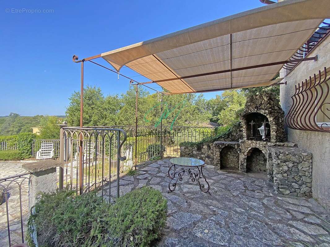 Maison à ROQUEFORT-LES-PINS