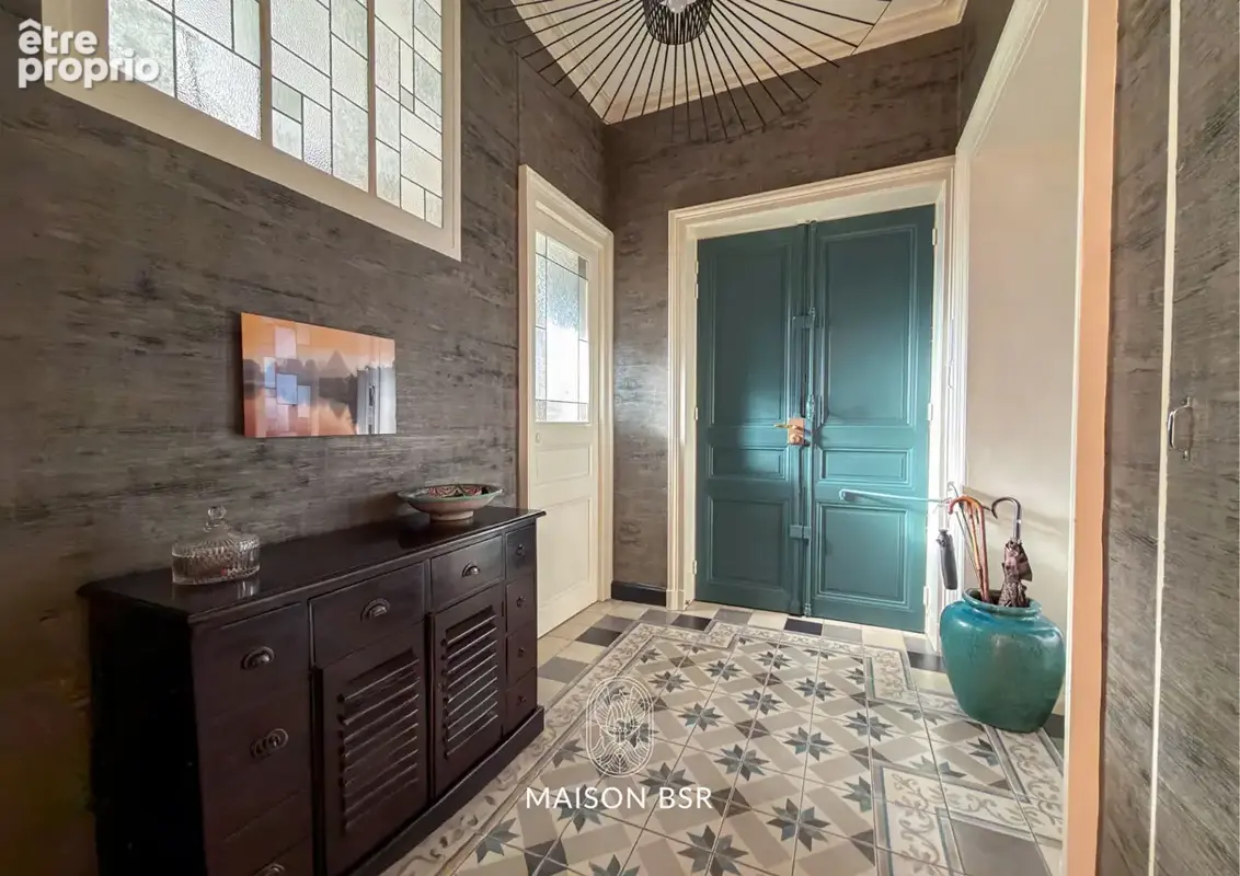 Appartement Nantes - Spacieux T6 de 154 m² avec cachet de l'ancien : 4 chambres, triple exposition et annexes - photo 10