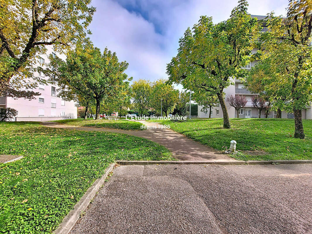Appartement à RILLIEUX-LA-PAPE