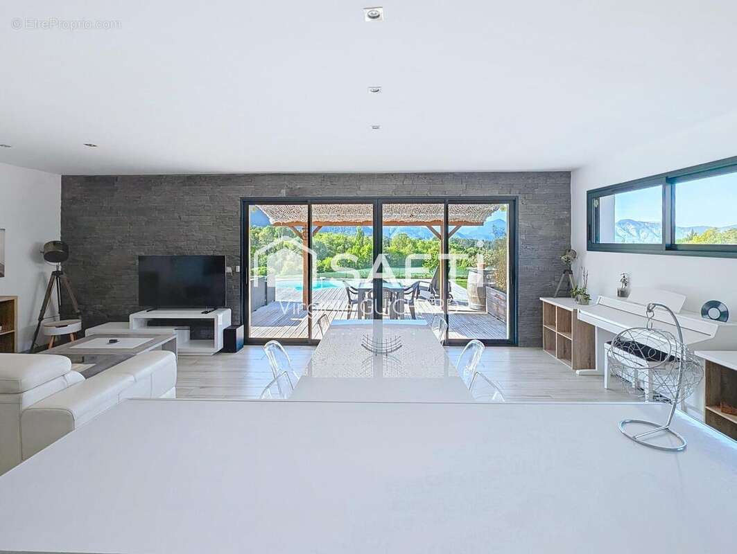 Maison 86 m² à Le Brusquet  - photo 3