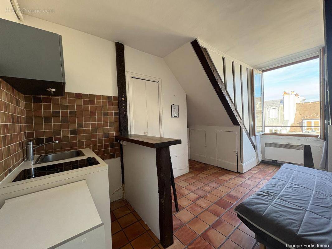 Appartement à PARIS-1E