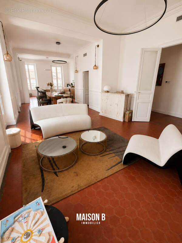 Appartement à MARSEILLE-1E