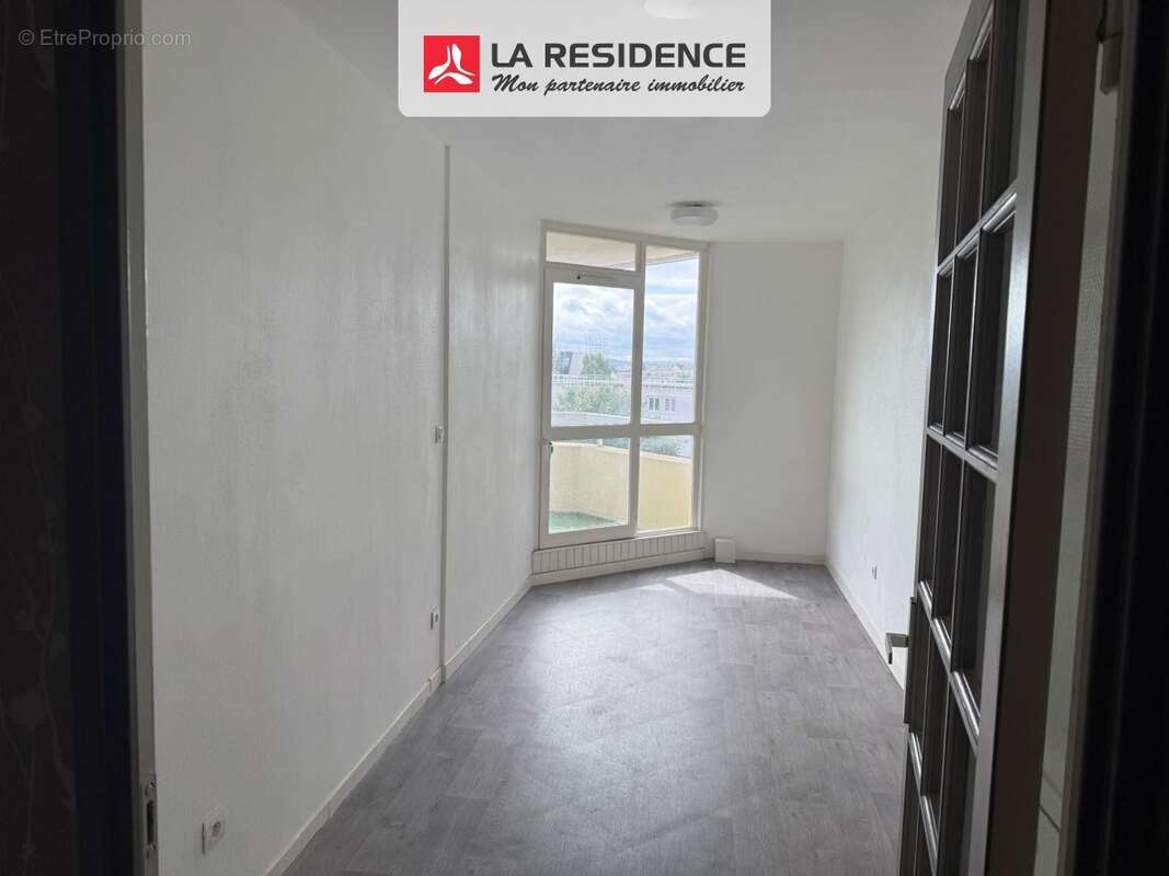 Appartement à SARTROUVILLE