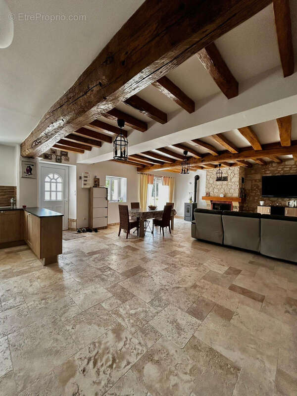 Maison à LA CHAPELLE-SUR-LOIRE