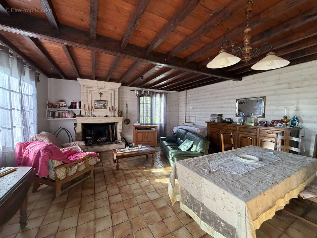Maison avec grange et grand terrain - photo 3