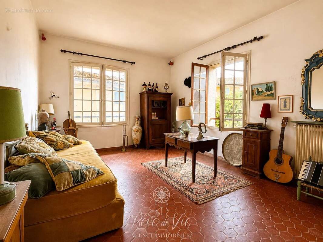 Grande maison avec garage au cœur du village de bormes-les-mimosas - photo 7