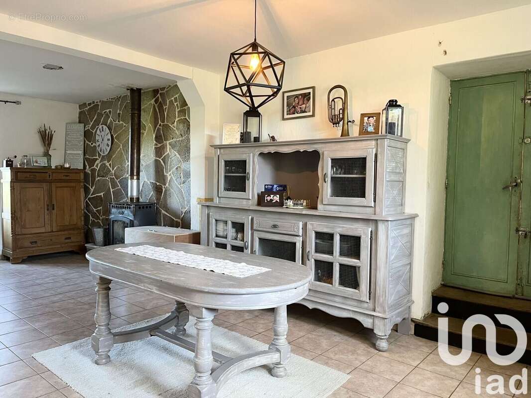 Photo 9 - Maison à ORGNAC-SUR-VEZERE