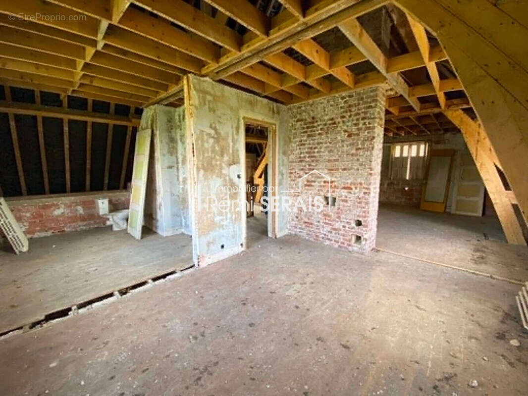 Maison à réhabiliter avec grand terrain et vue dégagée -14260 - photo 9