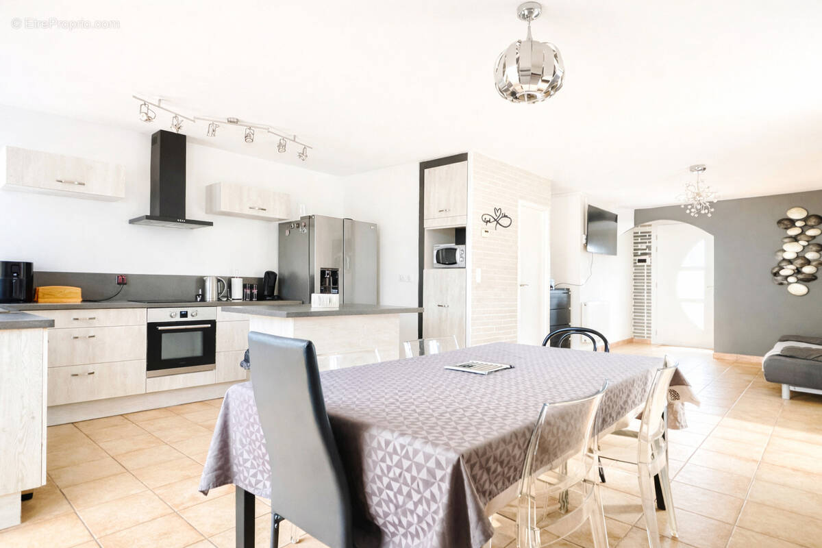 Maison à CHATEAURENARD