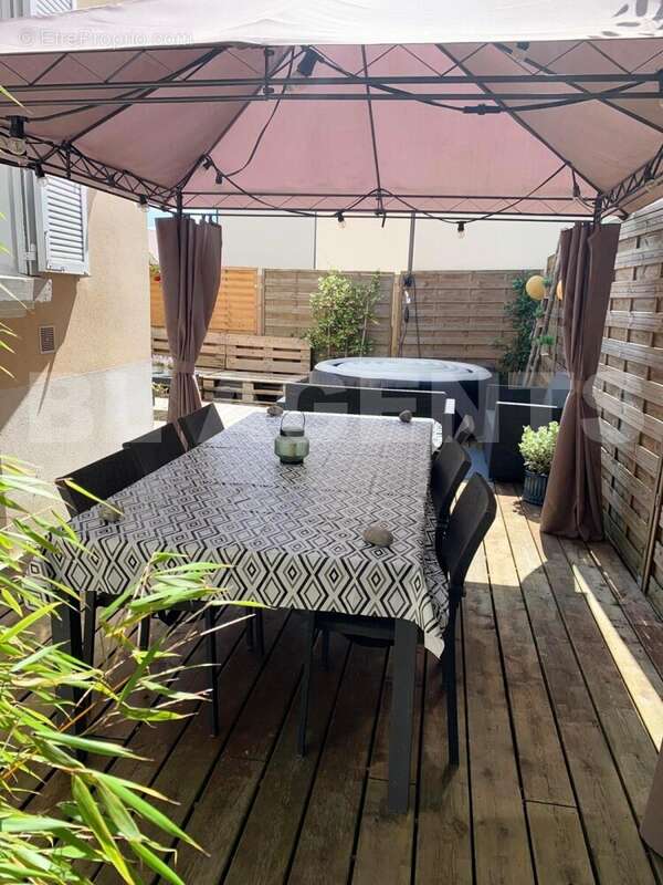 Exterieur terrasse - Maison à SAVIGNY-SUR-ORGE