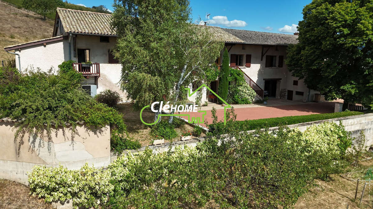 Maison 210 m² à Quincie-En-Beaujolais  - photo 6