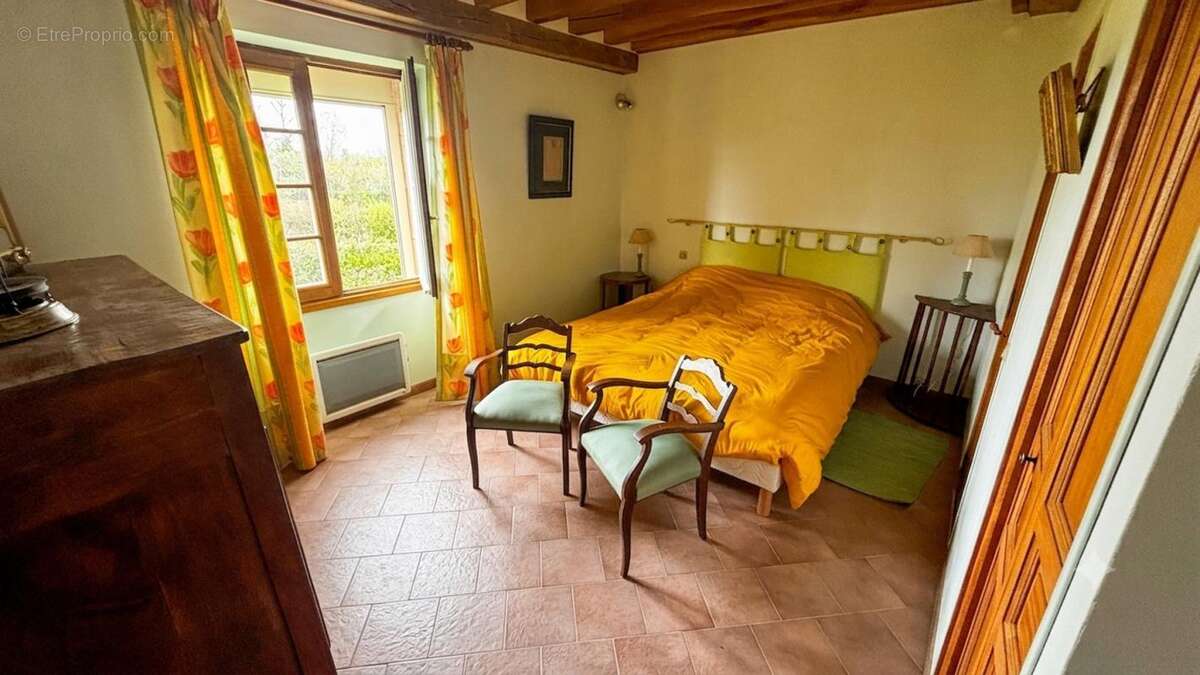 Maison 267 m² à Crux-La-Ville  - photo 13